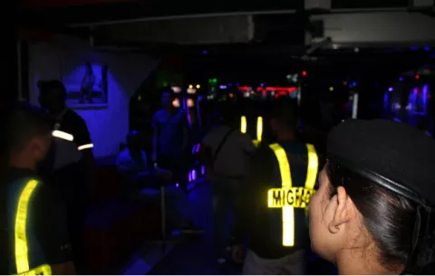 Migración detiene a 53 extranjeros laborando sin permisos
