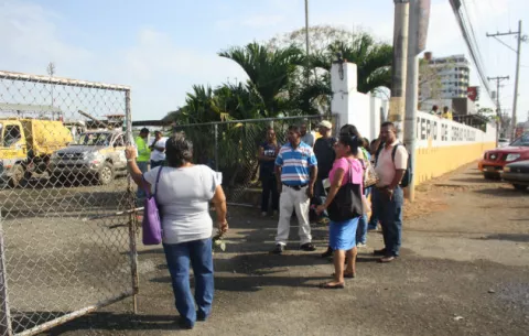 Residentes exigen al MOP reparación calles en La Chorrera