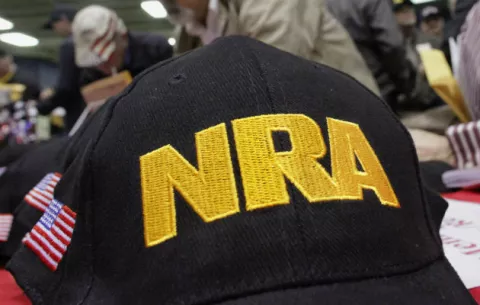 Le piden cuentas a la Asociación Nacional del Rifle sobre el financiamiento extranjero recibido en tres años