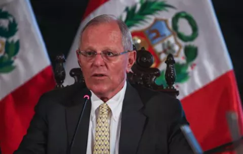Kuczynski subió el sueldo mínimo antes de renunciar a la Presidencia 