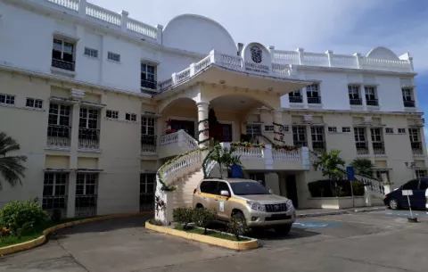 Investigan a ciudadano por darle un puñetazo en la cara a su padre