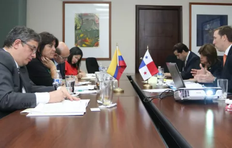 Autoridades de Colombia buscan negociar con Panamá 