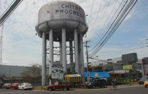 Remozarán y pintarán el tanque de reserva de agua en la ciudad de Chitré
