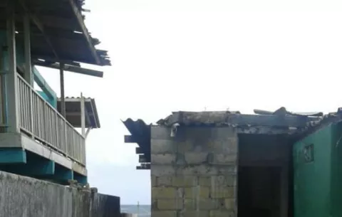 Residencias en María Chiquita de Colón afectadas por vientos