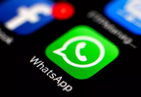 Sancionan a WhatsApp y Facebook por ceder datos sin permiso