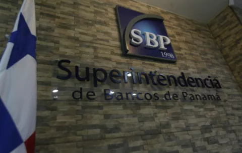 Superintendencia de Bancos advierte que peligra subsistencia del FECI