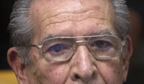 Sepultan a José Efraín Ríos Montt