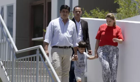 Presidente electo  Carlos Alvarado se acerca a otros partidos ante divisiones
