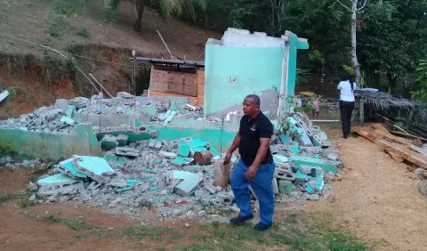 Humilde familia implora por casa