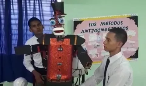 Talentosos alumnos del IPT de Penonomé irán a certamen de robótica