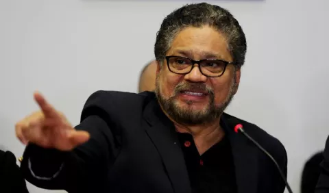 FARC: Al proceso de paz 'se lo llevó el diablo' y da su apoyo a Santrich