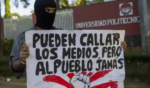  Ortega calla a varios medios