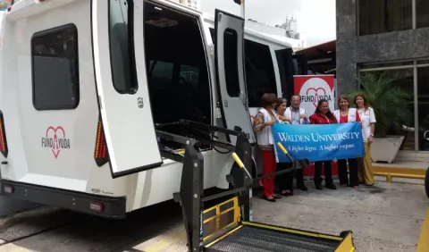 Llega transporte para ayudar a discapacitados