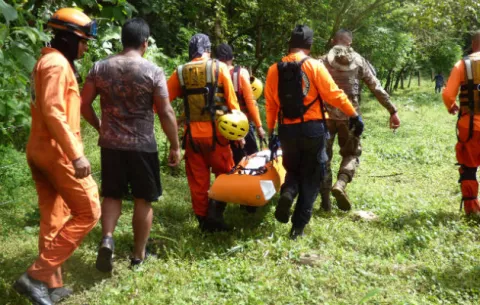 Sin identificar cuerpo flotando en el río Changuinola