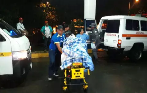 Salió a robar en David y le dieron bala en las piernas 