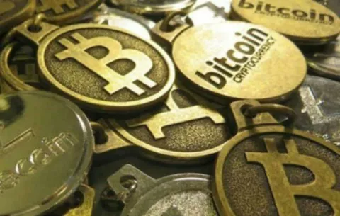 Superintendencia de Bancos alerta sobre el uso de las criptomonedas