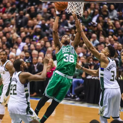 Boston y Milwaukee irán a un séptimo juego