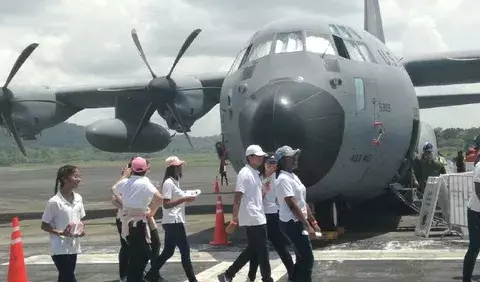 [VIDEO] Aviones cazahuracanes  incentivan a la juventud local