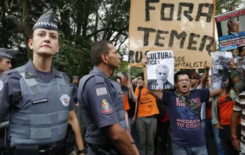 Comisario de la policía pide por Facebook prisión para presidente Temer