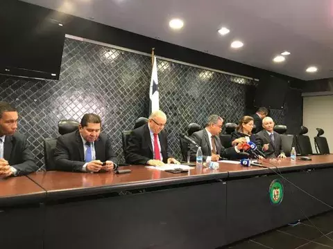 Credenciales archiva denuncia contra presidente Juan Carlos Varela