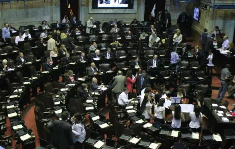 Arranca histórico debate parlamentario para legalizar aborto en Argentina