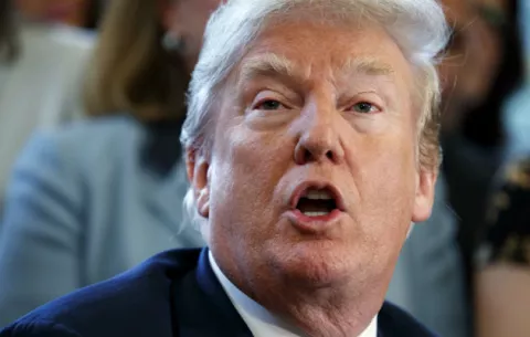 Fuerzas sirias evacúan bases ante posible ataque de Estados Unidos 