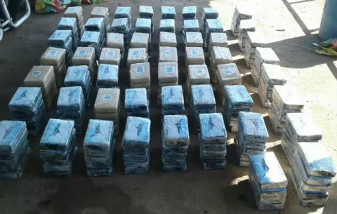 Condenan a tres ticos por tráfico de 289 paquetes de cocaína
