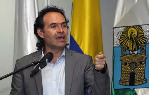 Ordenan evacuar edificios en Colombia por riesgo de colapso