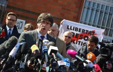 Puigdemont sale y relanza su lucha por la libertad de los encarcelados