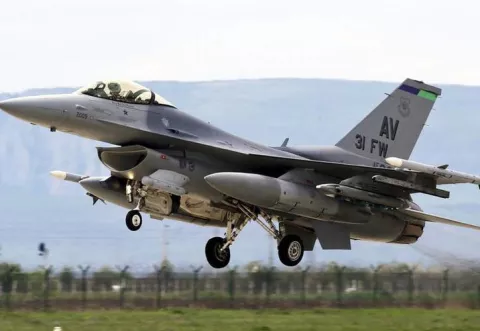 F-16 de las Fuerzas Aéreas de Estados Unidos se estrella en Nevada