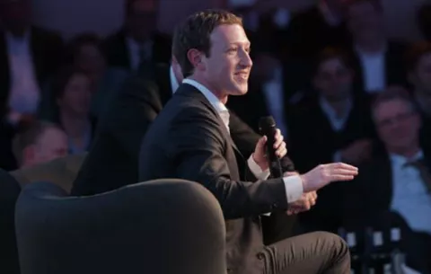 Reacciones de Zuckerberg a críticas afectan acciones de Facebook y Apple