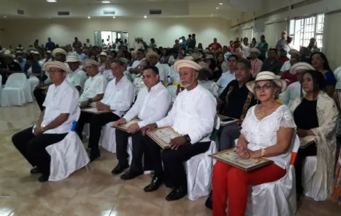 Folcloristas piden que se cumpla con la ley del folclore