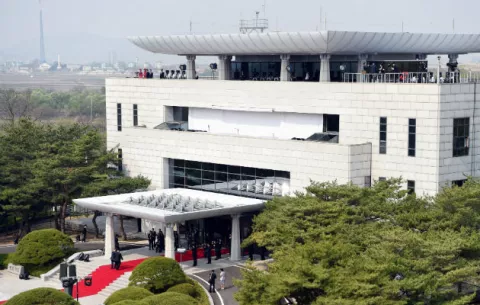 Seúl apoya que la cumbre entre Trump y Kim Jong-un se celebre en la frontera