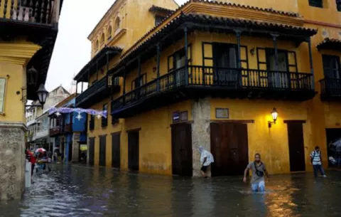 Lluvias dejan 12 muertos y más de mil afectados en Colombia