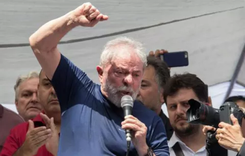 Lula agradece el apoyo de su militancia: "Por ustedes valdrá la pena morir"