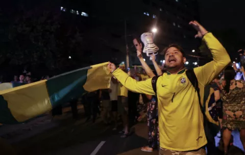 Simpatizantes y detractores de Lula se enfrentan en la Policía Federal en São Paulo