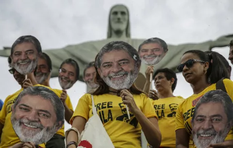 Izquierda busca un rumbo electoral y Lula cumple una semana en prisión