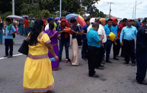 Ngäbes cierran la vía en San Juan y reclaman promesas del Gobierno