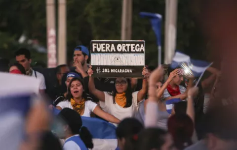 Nicaragüenses se toman las calles exigiendo un alto a la represión 