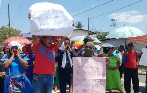 Originarios protestan en San Lorenzo para exigir contracción de carretera
