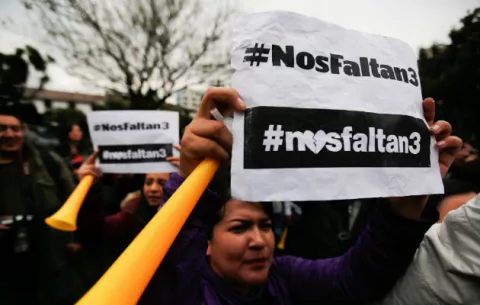Examinan imágenes de supuestos cuerpos de periodistas ecuatorianos secuestrados 