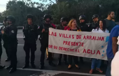 Protestan en Ciudad del Futuro por falta de agua potable