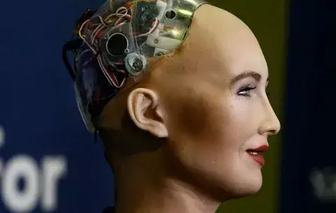 Robot Sophia tuvo ‘un mal día’ y no pudo dar conferencia en foro tecnológico