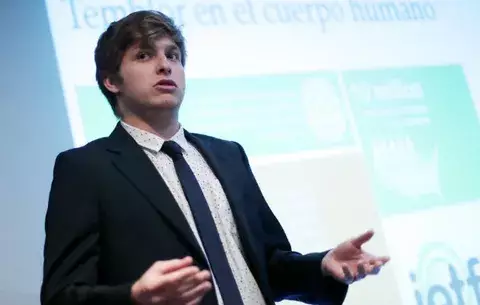 Chilenos crean dispositivo capaz de eliminar temblores en las manos
