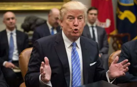 Trump promete medidas enérgicas hasta que se construya el muro