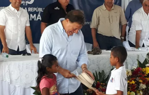 Varela le pide a los miembros de la Capac y al Suntracs llegar a un acuerdo