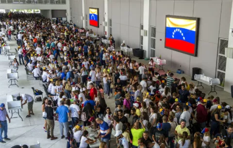 Crisis diplomática: Venezolanos están preocupados por la suspensión de envíos a su país