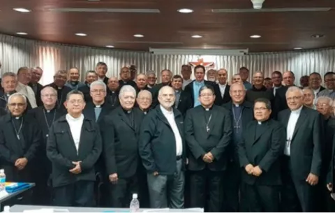 La crisis en Venezuela "deslegitima" las elecciones, dice la Iglesia