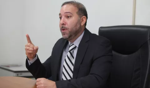 Sarasqueta pide al TE revisar el caso de  Roux y si violó Constitución