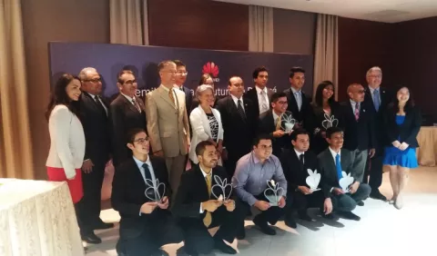 Presentan cuarta generación de universitarios que irá a China